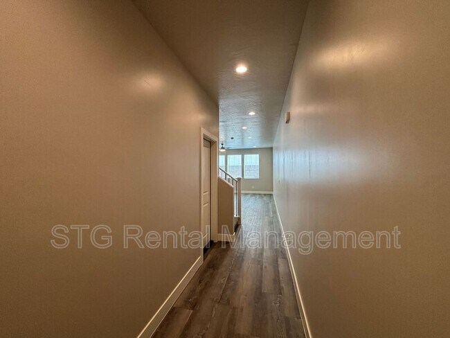 Photo - 867 S 4380 W