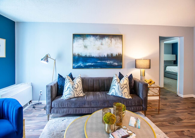 Photo - Jefferson on the Lake