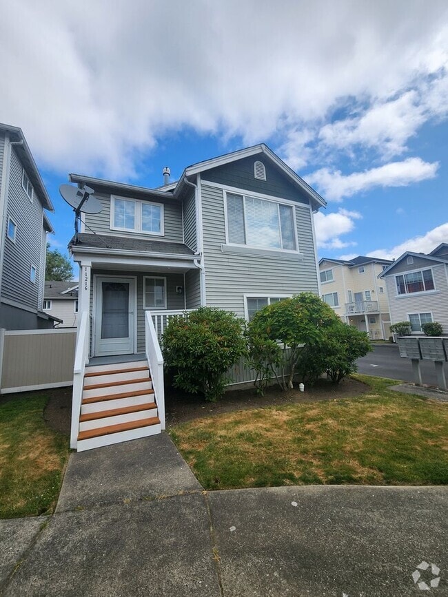 Building Photo - * Move-in Special * $500 OFF first month! Rental