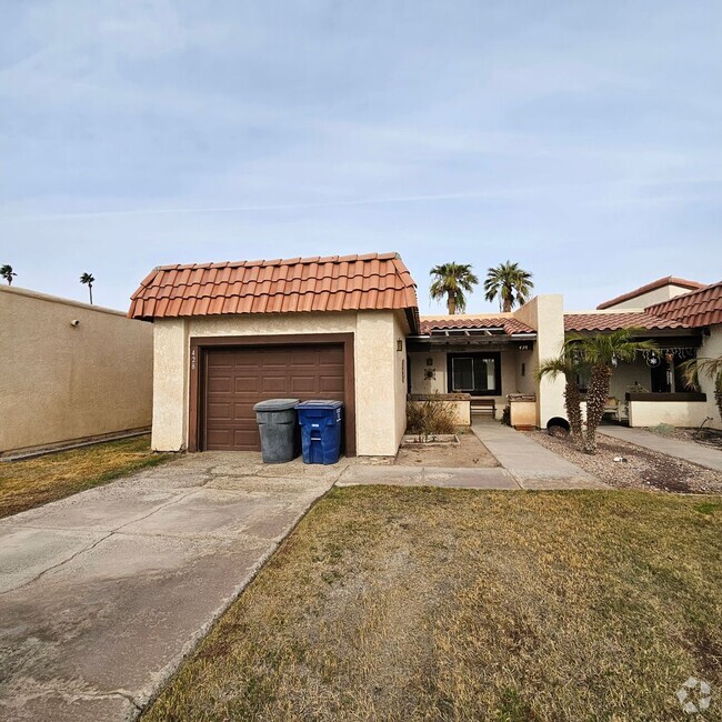 Building Photo - Yuma Corona for Rent! Rental