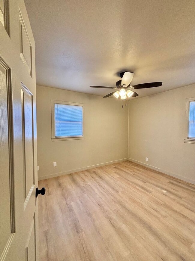 Photo - Now Available - 3 Bedroom Home!!