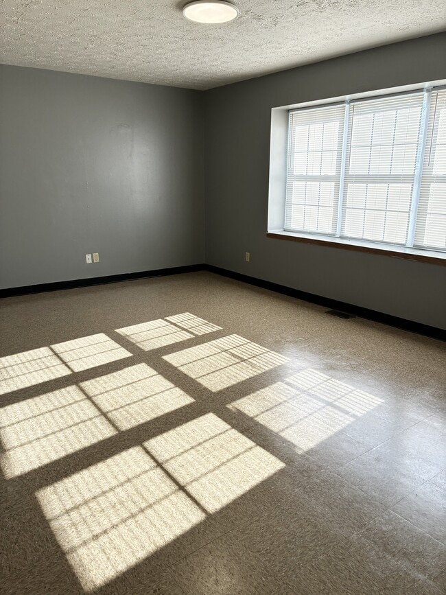 Family Room - 1750 Liberty Ave