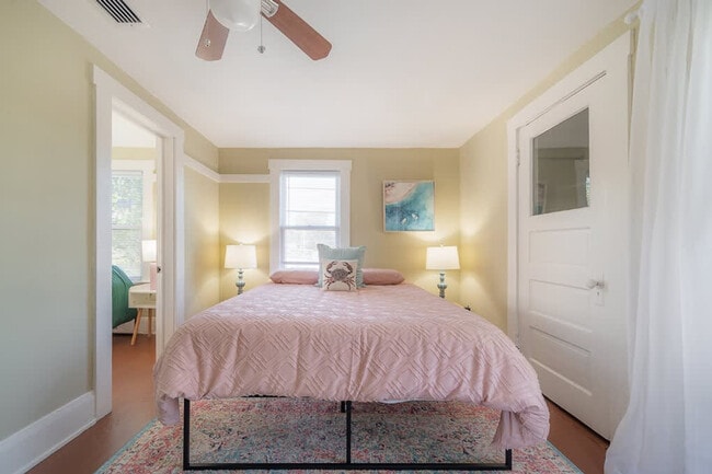 Photo - 5706 N Suwanee Ave Unit ID1271940P