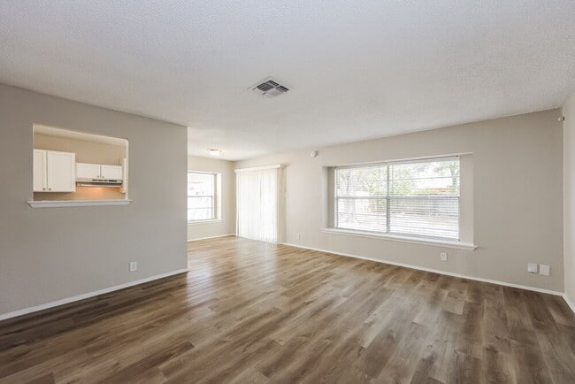 Photo - 1030 Honey Tree St