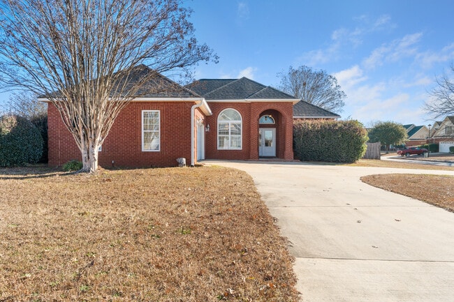 Photo - 119 Daventry Ln