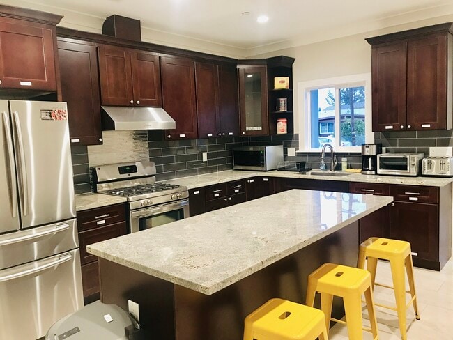 Photo - 651 BERNAL AVE Unit room 2