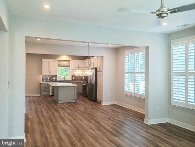 Photo - 307 Charles St