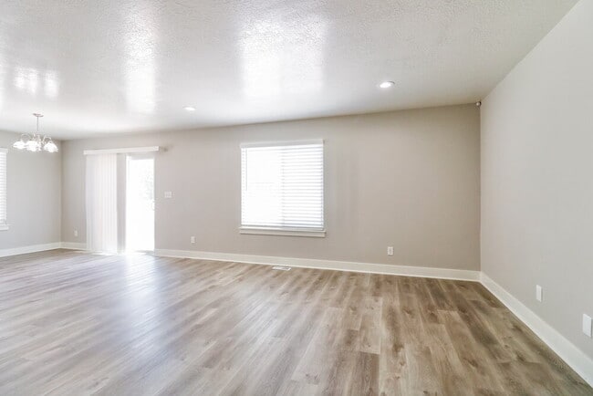 Photo - 3770 N Downwater St