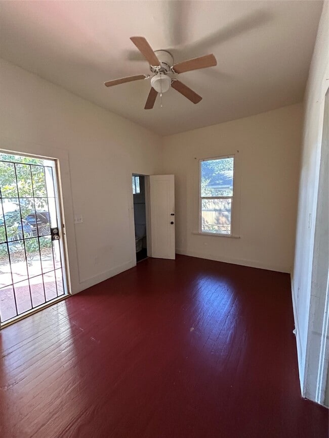 Photo - 6737 Ave E