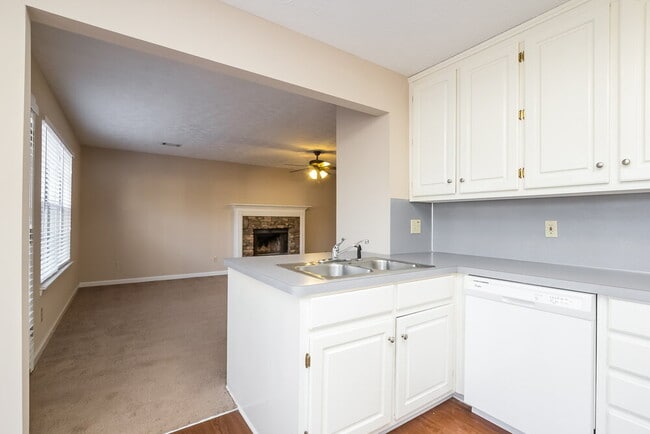 Photo - 1140 Austin Ct NE