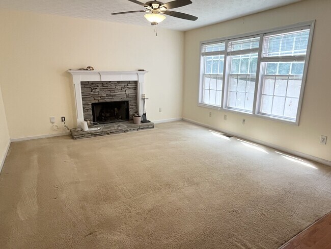 Photo - 3051 Lexington Ave