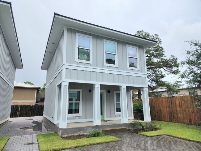 Photo - Gulf Shores 2/2.5 cottage available now