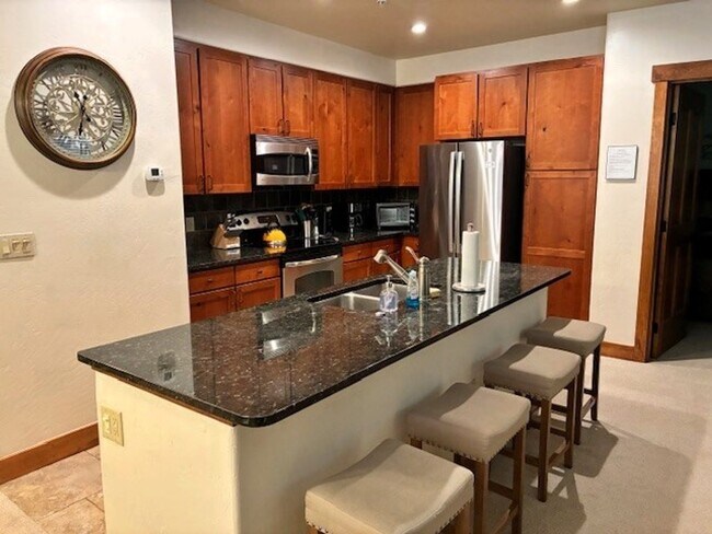 Photo - Summer Seasonal Rental - The Cache at Union Creek #3-101 Unidad 3-101