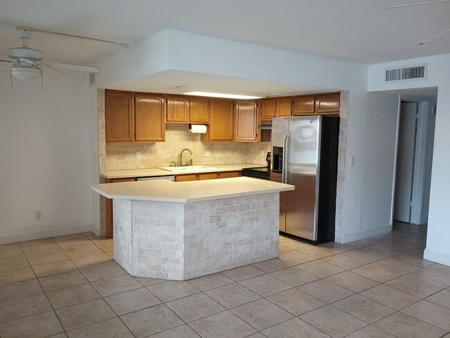 Photo - 1235 S Highland Ave Unit B103