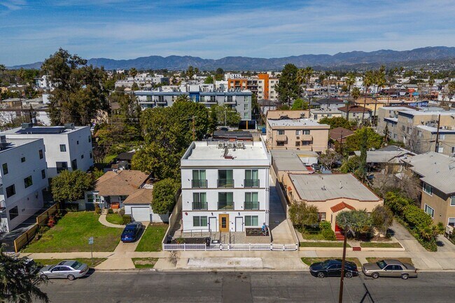 Photo - 11435 Cumpston St Unit 301