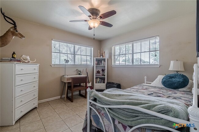Photo - 324 Craddock Ave