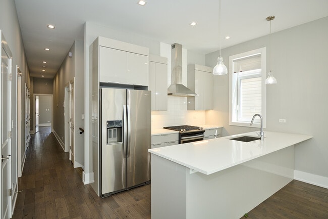 Kitchen - 1338 W Cullerton St