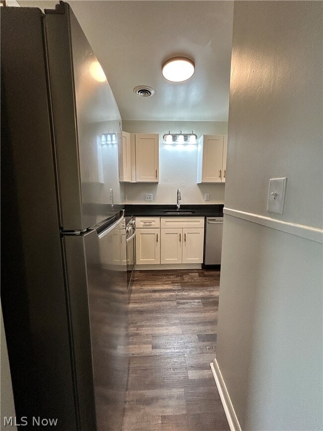 Photo - 4313 Earl Dr Unit B7