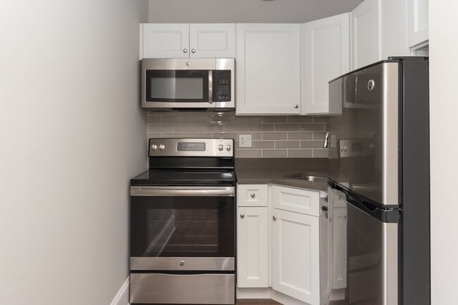 Photo - 817 W Lakeside Pl Unit 107