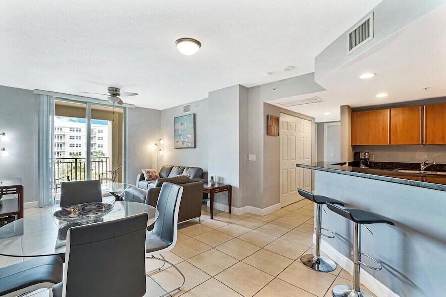 Photo - 610 Clematis St