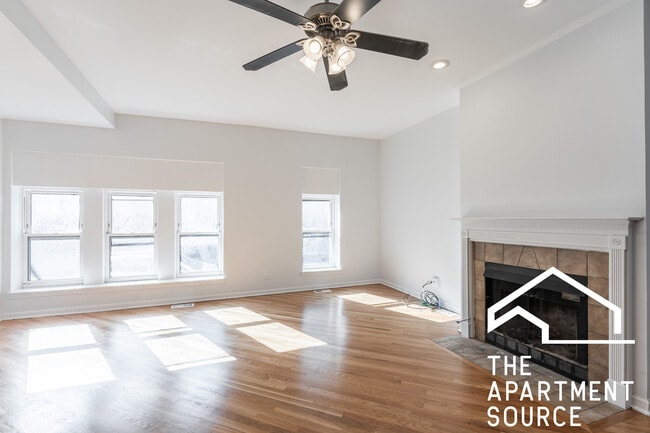 Photo - 1875 N Sheffield Ave Unidad A