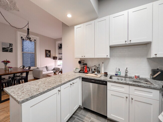 Photo - 2136 N Clifton Ave Unit J04P