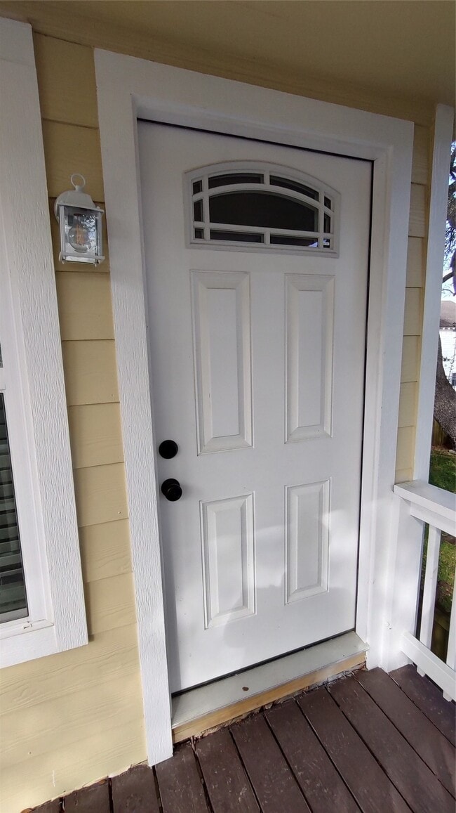 Photo - 4523 1/2 Bernardo De Galvez Ave