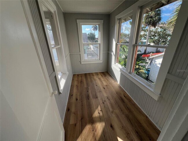 Photo - 713 Davis St