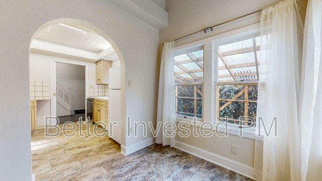 Photo - 210 Brown St House