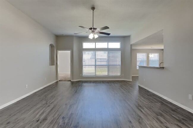 Photo - 20502 Upper Green St