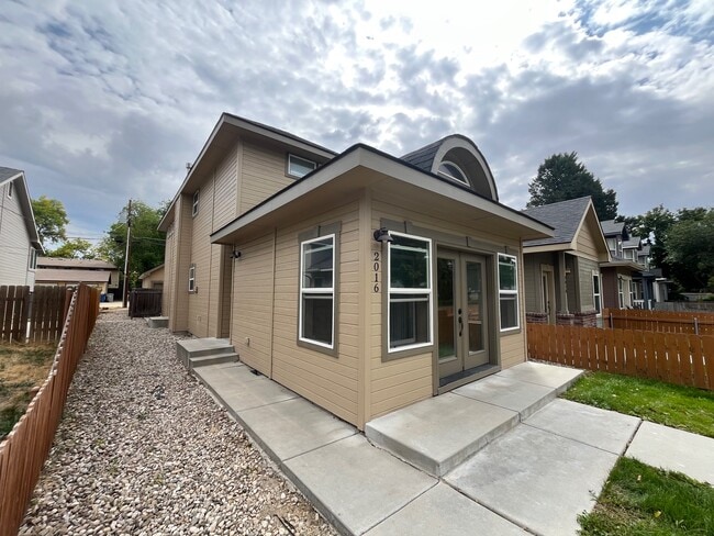 Photo - 2016 S Arcadia St