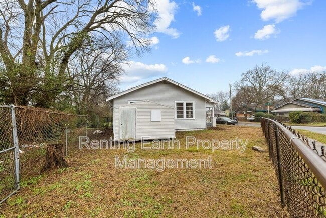 Photo - 617 7th St W