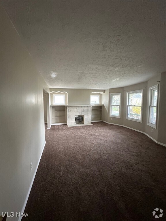 Building Photo - 3700 E 153rd St Unit 1 Down Rental