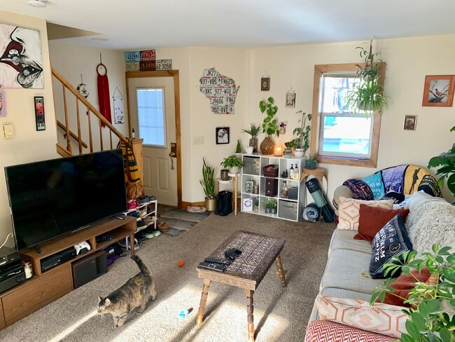 Photo - 1023 E Madison St