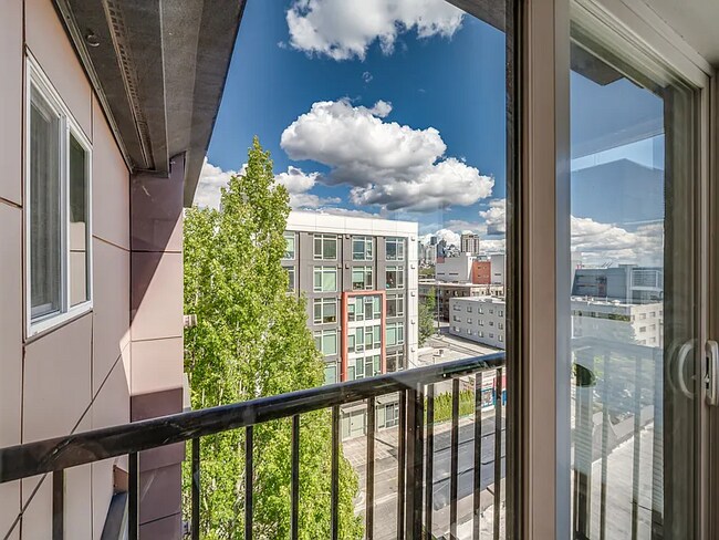 Photo - 323 Queen Anne Ave N Unidad 512