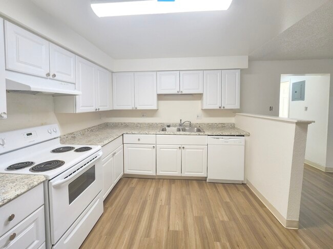 Building Photo - The Cottonwoods Rental