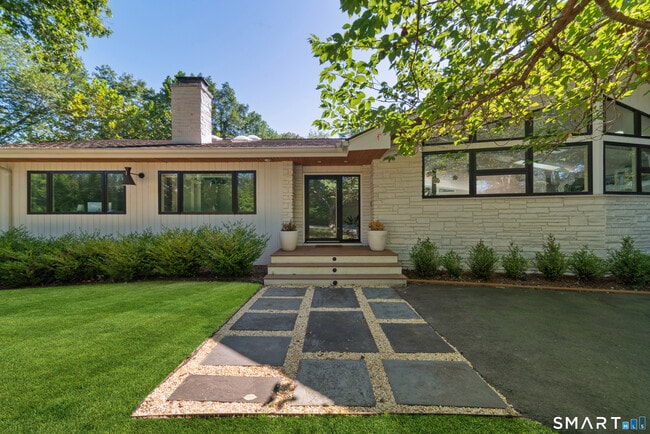 Photo - 33 Little Fox Ln