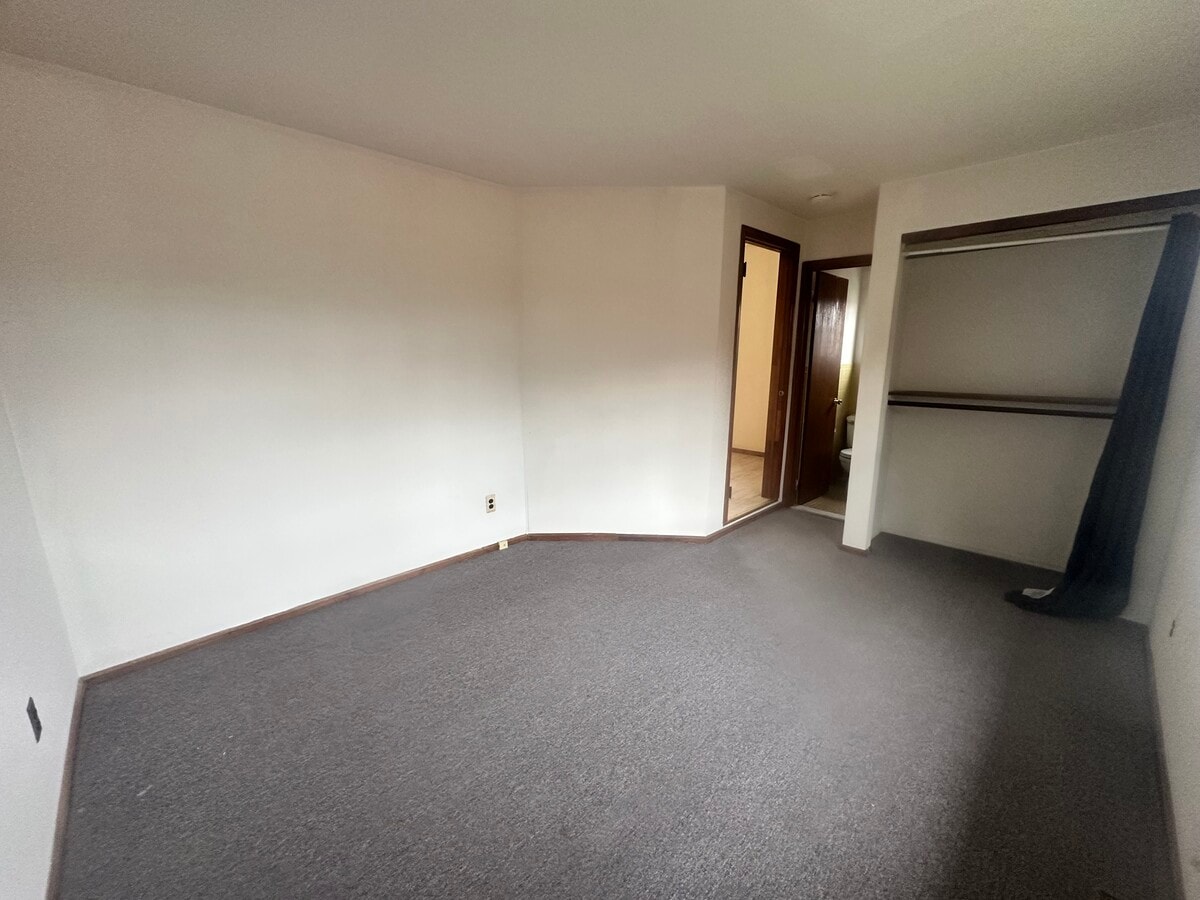 Photo - 1747 E 2nd St Unidad 1