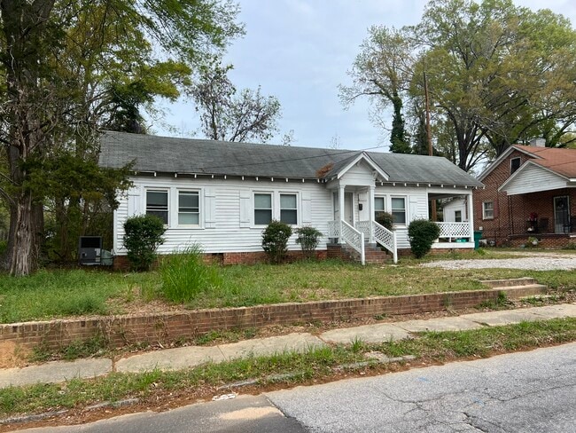 Building Photo - 218 W Creswell Ave Rental