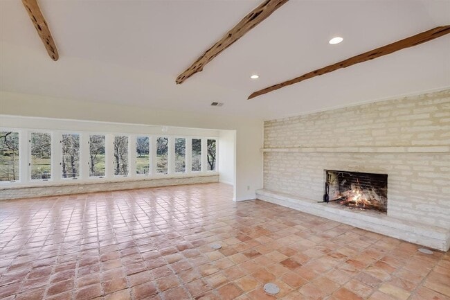 Photo - 202 Lazy L Ln