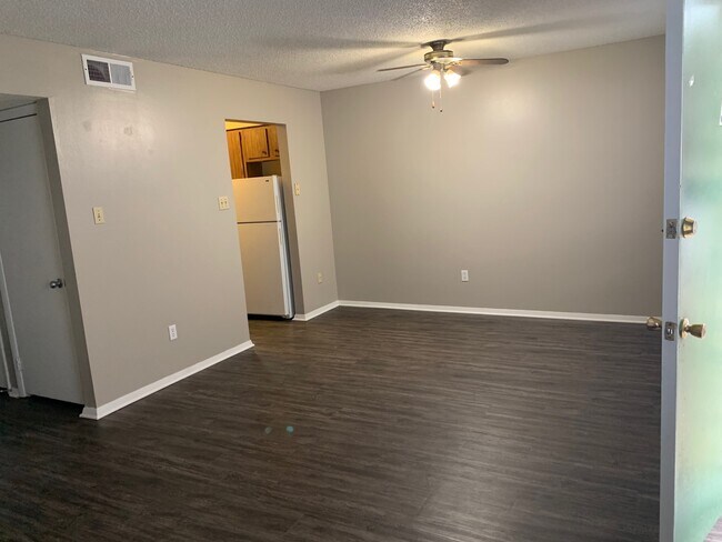 Photo - Henslee Heights Apartments