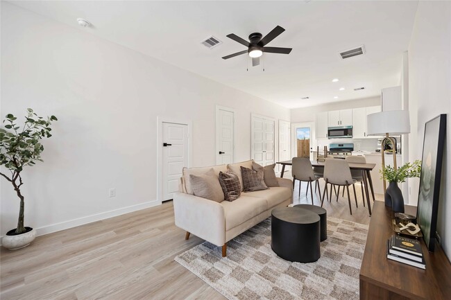 7221 Sandra St
