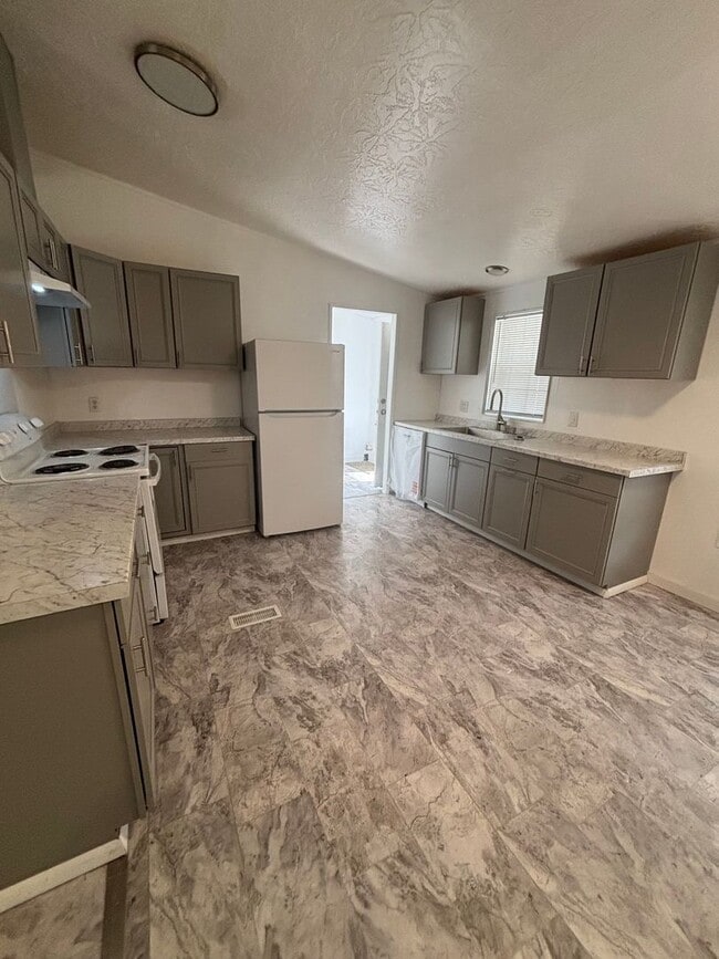 Photo - 301 Archie St