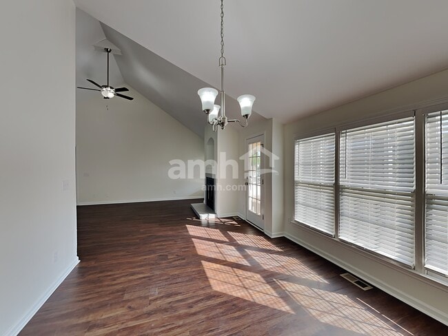Photo - 14 Arbordale Ln