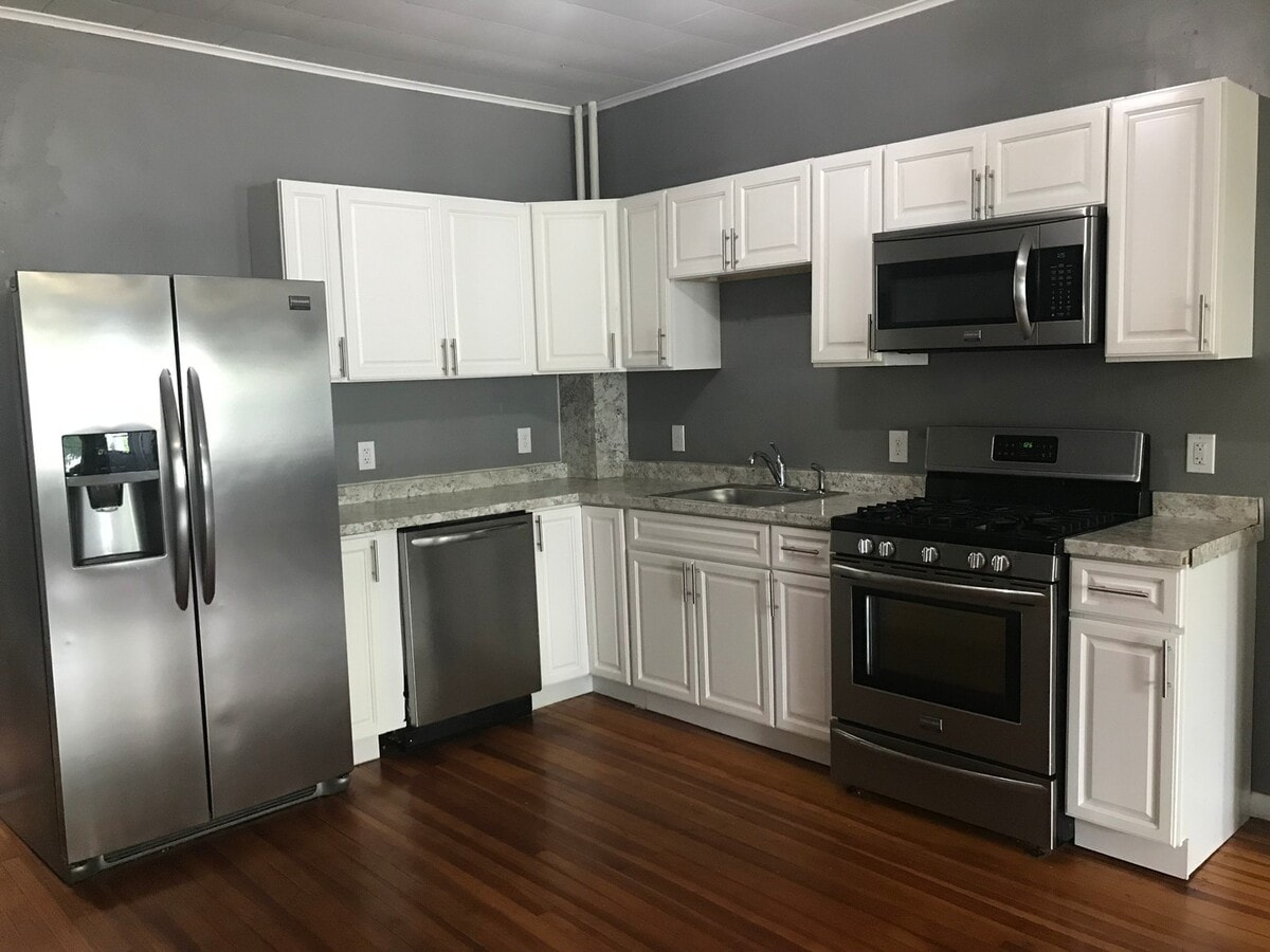 4 bedroom, 1 bath - 4 bedroom, 1 bath