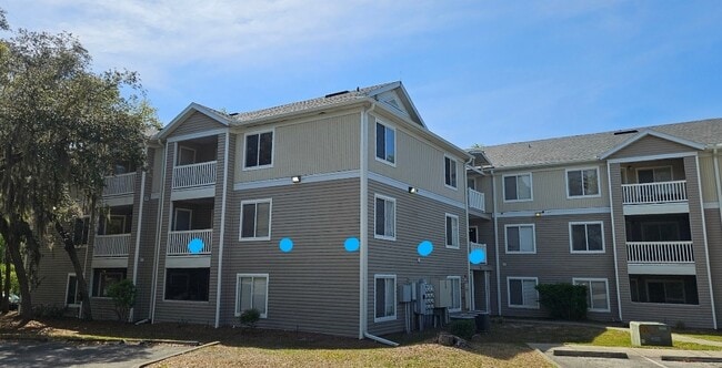 Building Photo - 4215 SW 22nd Ln Unit 4000 sw 23th st 1201