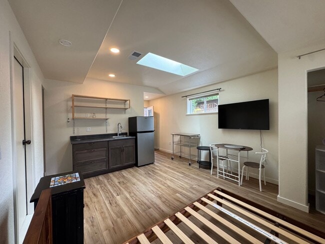 Photo - 346 California Ave Unit 346 California Ave