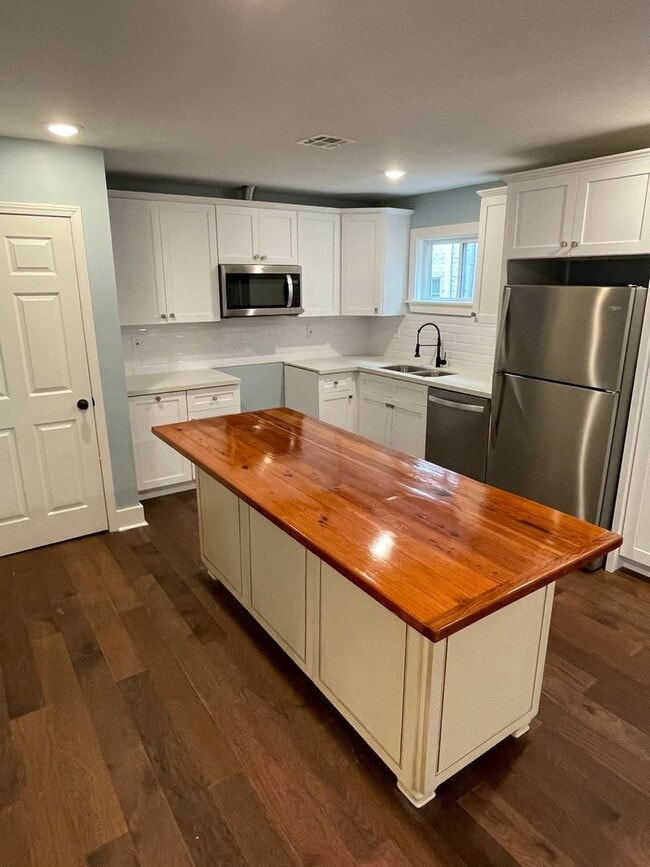 Photo - 2838-2840 Dryades St Unidad 2838 Back