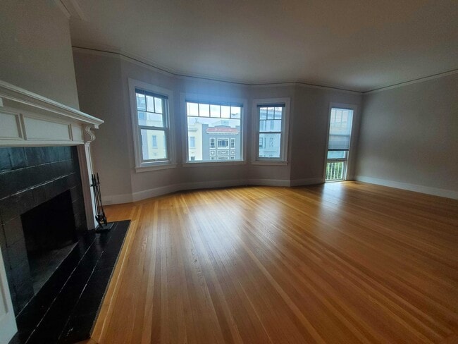 Photo - 3344 Scott St