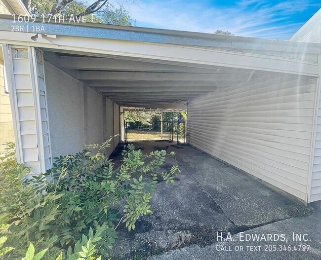 Photo - 1609 17th Ave E